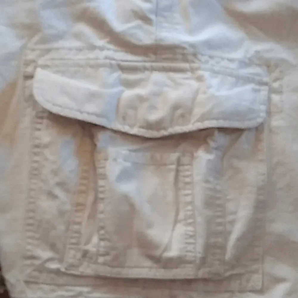 W32 Sonoma White Men's Cargo Shorts with Multi-Pocket Design